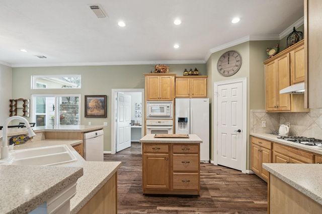 167 E Northcastle Circle, Conroe, TX 77384