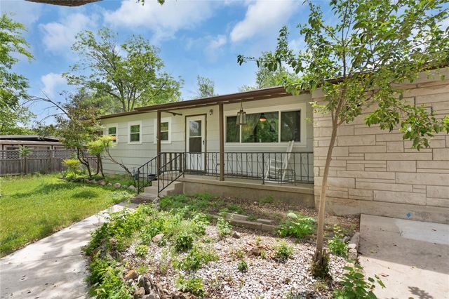 607 Gilmore ST, Taylor, TX 76574