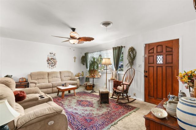 607 Gilmore ST, Taylor, TX 76574