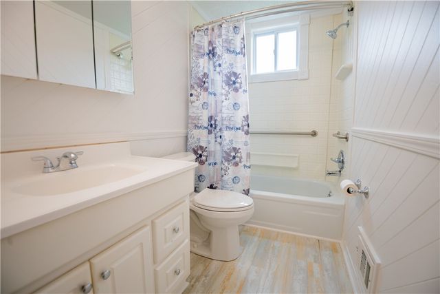 18 Kencrest Circle, Gates, NY 14606