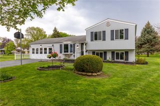 18 Kencrest Circle, Gates, NY 14606