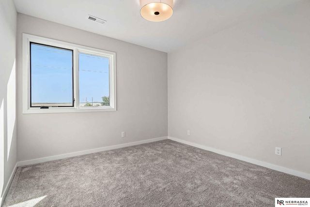 5417 N 205TH Street, Omaha, NE 68022