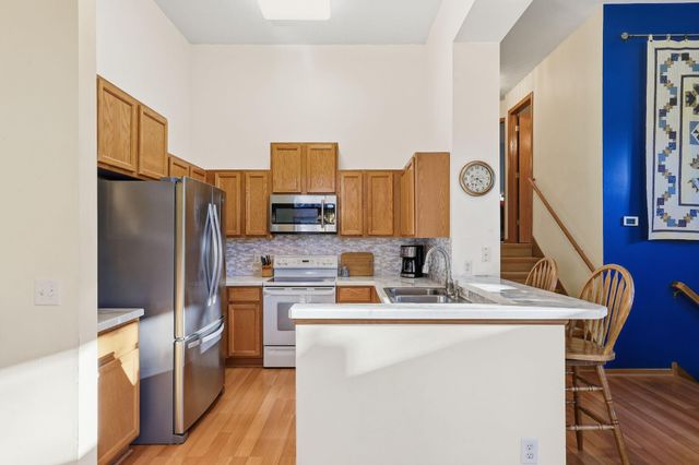 2794 Century Circle, Chanhassen, MN 55317