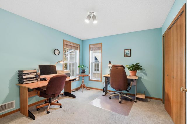 2794 Century Circle, Chanhassen, MN 55317