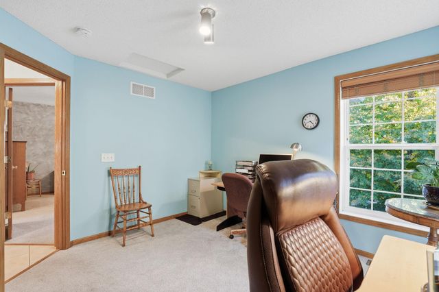 2794 Century Circle, Chanhassen, MN 55317