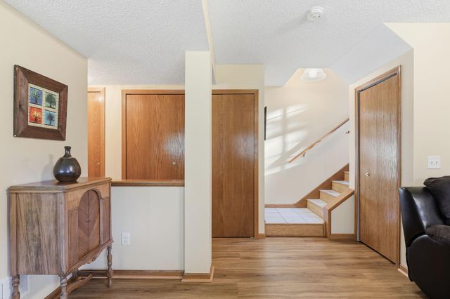 2794 Century Circle, Chanhassen, MN 55317