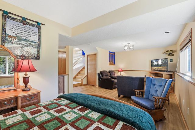 2794 Century Circle, Chanhassen, MN 55317