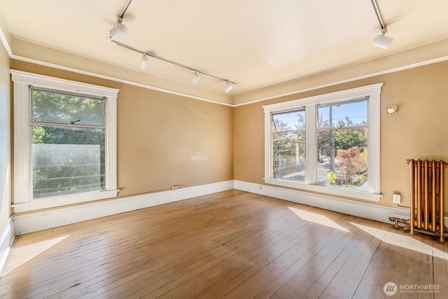700 Warren Avenue N, Seattle, WA 98109