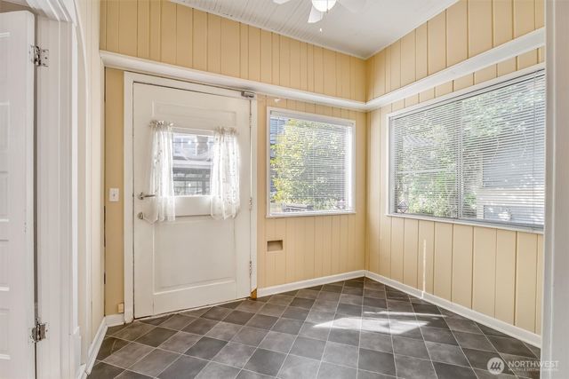700 Warren Avenue N, Seattle, WA 98109