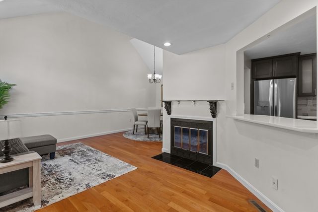 237 South St 43, Shrewsbury, MA 01545
