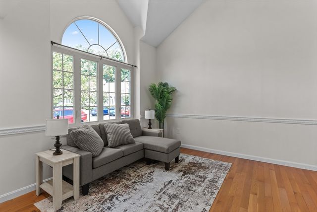 237 South St 43, Shrewsbury, MA 01545
