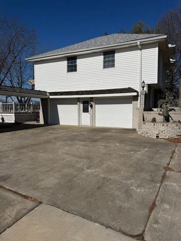 802 E Concord Drive, Plattsburg, MO 64477