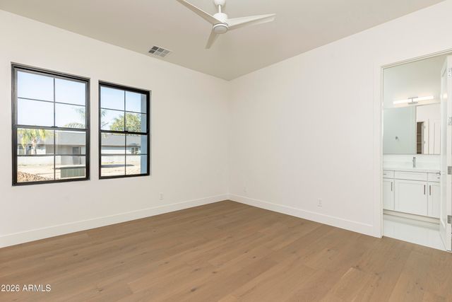 3017 E ROSEMONTE Drive, Phoenix, AZ 85050