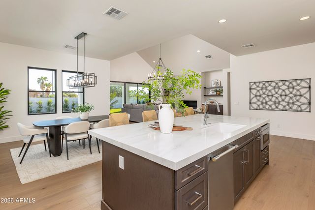 3017 E ROSEMONTE Drive, Phoenix, AZ 85050