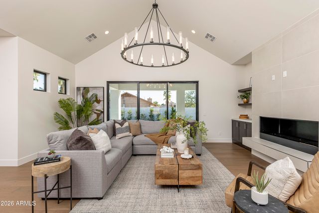 3017 E ROSEMONTE Drive, Phoenix, AZ 85050