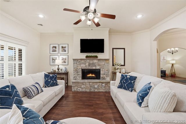 7406 E 83rd Place N, Owasso, OK 74055