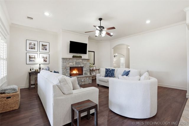 7406 E 83rd Place N, Owasso, OK 74055