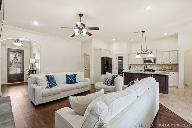 7406 E 83rd Place N, Owasso, OK 74055