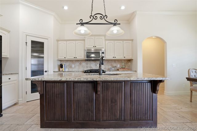 7406 E 83rd Place N, Owasso, OK 74055