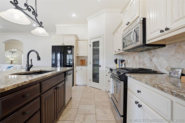 7406 E 83rd Place N, Owasso, OK 74055