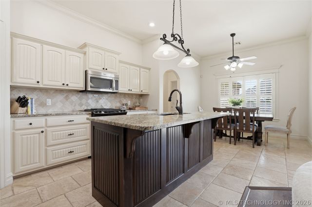 7406 E 83rd Place N, Owasso, OK 74055