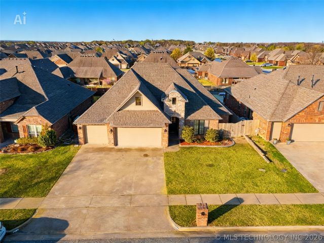 7406 E 83rd Place N, Owasso, OK 74055