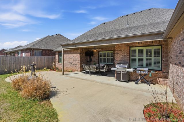 7406 E 83rd Place N, Owasso, OK 74055
