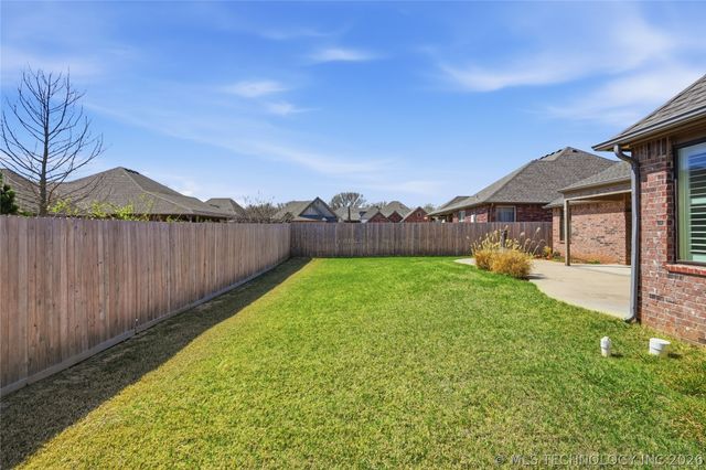 7406 E 83rd Place N, Owasso, OK 74055