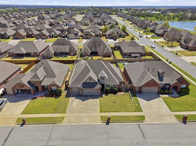 7406 E 83rd Place N, Owasso, OK 74055