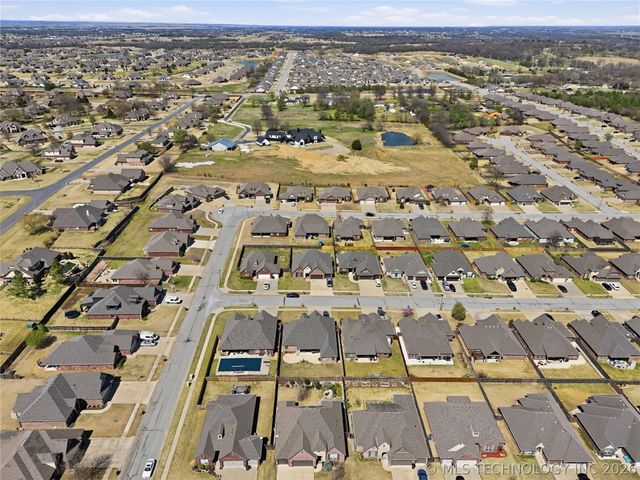 7406 E 83rd Place N, Owasso, OK 74055