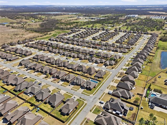 7406 E 83rd Place N, Owasso, OK 74055