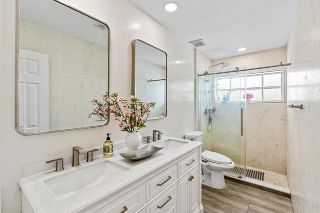 10098 Ramblewood Drive, Coral Springs, FL 33071