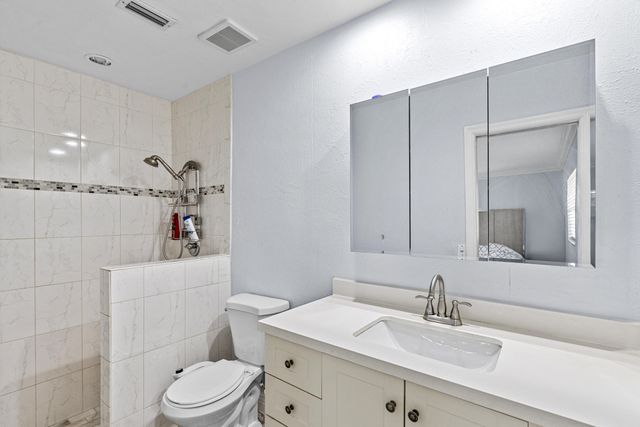 10098 Ramblewood Drive, Coral Springs, FL 33071