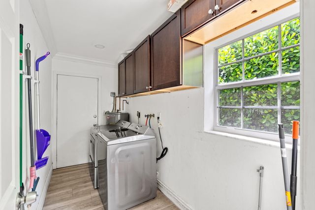10098 Ramblewood Drive, Coral Springs, FL 33071