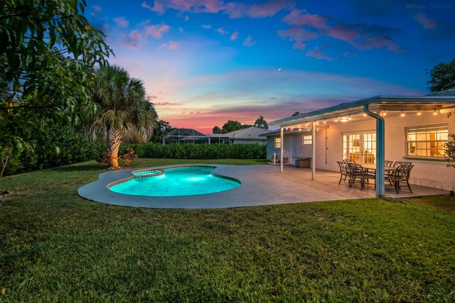 10098 Ramblewood Drive, Coral Springs, FL 33071