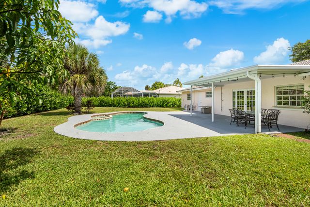 10098 Ramblewood Drive, Coral Springs, FL 33071