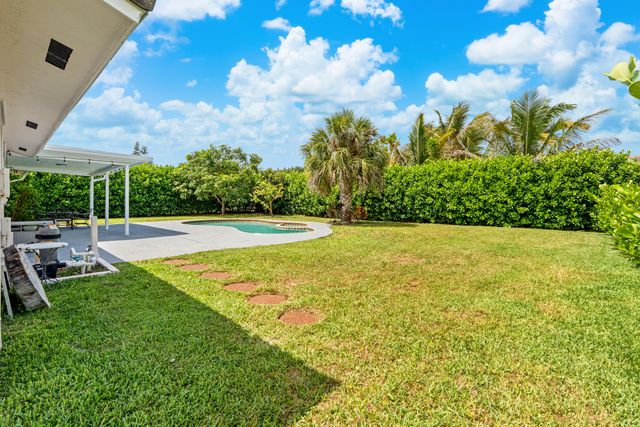 10098 Ramblewood Drive, Coral Springs, FL 33071
