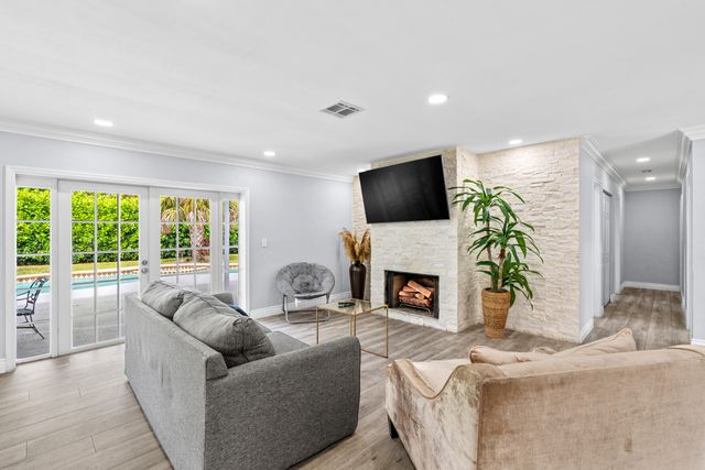 10098 Ramblewood Drive, Coral Springs, FL 33071