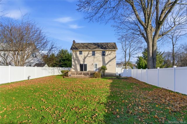 125 Broadway, Greenlawn, NY 11740