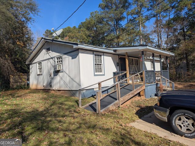 192 Pine Street NE, Fairburn, GA 30213