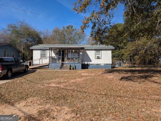 192 Pine Street NE, Fairburn, GA 30213