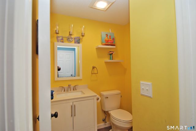 321 Greens Loop 321, Cheshire, CT 06410