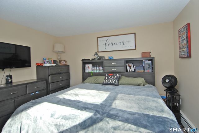 321 Greens Loop 321, Cheshire, CT 06410