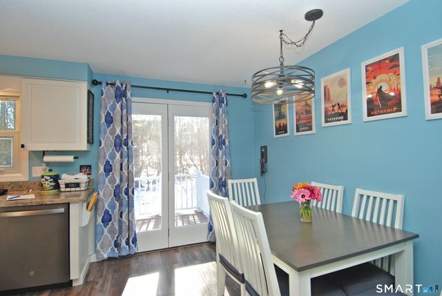 321 Greens Loop 321, Cheshire, CT 06410