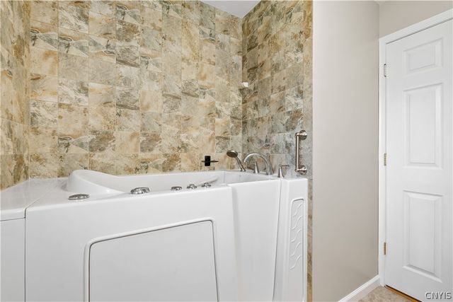 1456 County Route 57, Volney, NY 13069