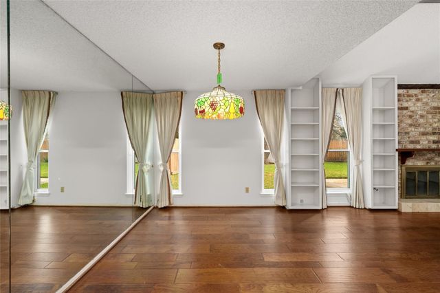 3819 Ridgeview Drive, Missouri City, TX 77459