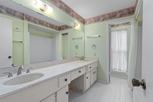 3819 Ridgeview Drive, Missouri City, TX 77459