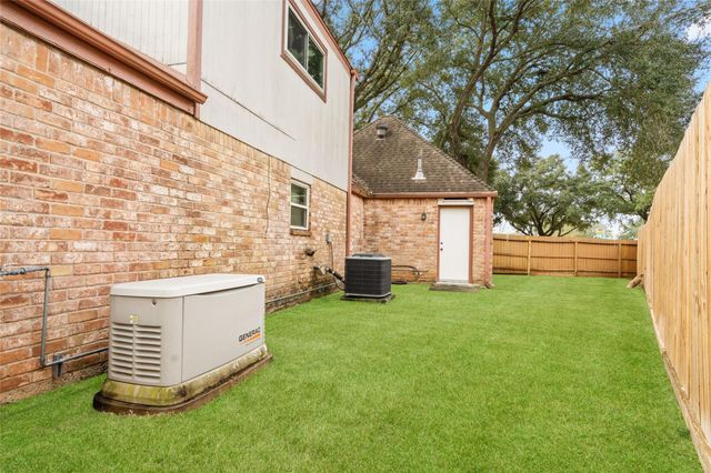 3819 Ridgeview Drive, Missouri City, TX 77459