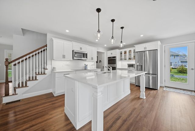 12 Sandybrook Drive, Raymond, NH 03077