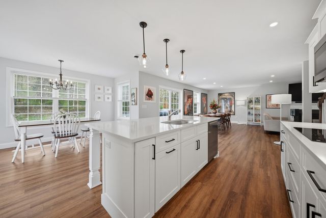 12 Sandybrook Drive, Raymond, NH 03077